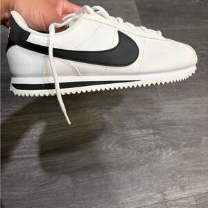 Nike Classic Cortez Leather Shoe White/Black